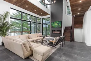 WOW! Malibu House in Muskoka - Image 2