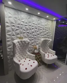 The Jacuzzi Suite - Image 3