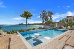 Brenas Estates Luxurious Beach Front, Pool 6 rooms - Image 3