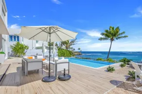 Brenas Estates Luxurious Beach Front, Pool 6 rooms - Image 4