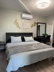 Private guest house—5.5 miles from the Strip - Image 3