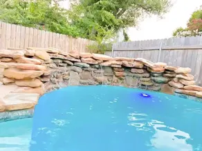 Pool House near Downtown Round Rock - Image 3