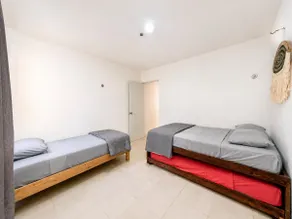 2-Bedroom Home / Pool / 6 Min from the Airport - Image 4