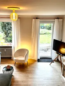 Romantic apartment with garden - Image 3