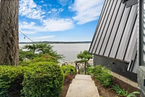 The Waterwheel | Bayfront | Kayaks + Pickleball - Image 4