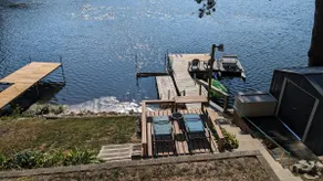 Tranquil lakeside retreat - Image 4