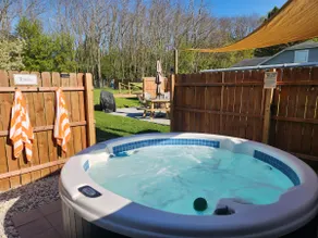 Private Hot Tub Outdoor TV Near Downtown & Beaches - Image 2