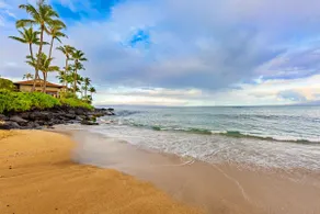 Remodeled oceanfront 3bd retreat, tropical vibes - Image 2