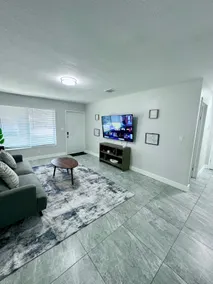 Clean Modern Apartment - Image 2