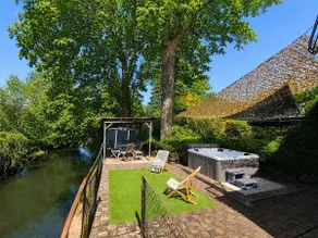 Spa & Leisure House by the Water - Image 5