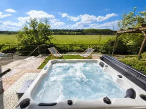 Spa & Leisure House by the Water - Image 3