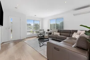 Haven in Grove- Family beach getaway! Cosy, modern - Image 2