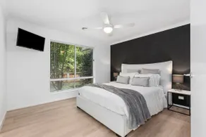 Haven in Grove- Family beach getaway! Cosy, modern - Image 3