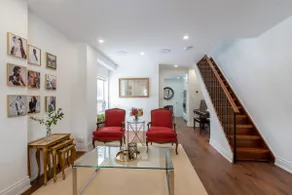 Toronto House with Free Parking - Image 4