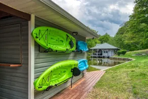 7BR lakefront home w/ boat launch, kayaks, hot tub - Image 2