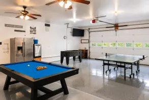 7BR lakefront home w/ boat launch, kayaks, hot tub - Image 5