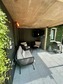 Luxury studio with HOT TUB and Stunning Gardens - Image 3