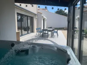 Villa for 4 to 8 people, Jacuzzi, beach within walking distance, bicycles - Image 2
