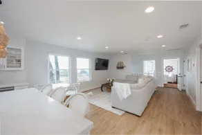 Bright and airy beach vacation spot- perfect for families and ocean views - Image 3