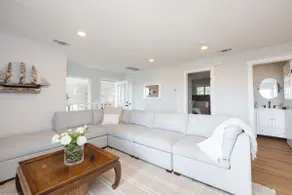 Bright and airy beach vacation spot- perfect for families and ocean views - Image 4
