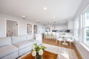 Bright and airy beach vacation spot- perfect for families and ocean views - Image 5