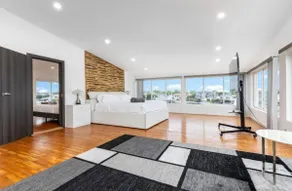 Stunning Waterfront Stay in Massapequa L.I - Image 4