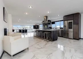 Stunning Waterfront Stay in Massapequa L.I - Image 2
