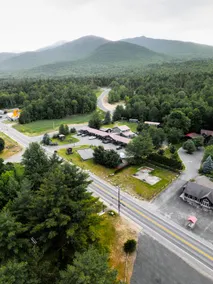 Luxury House - 2 mins to W. Ski Mt. + Beach - Image 4