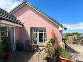 Tig Fuchia. Spacious Seaview guesthouse. Beenbawn - Image 2