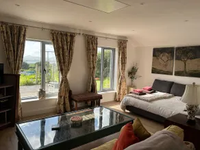 Tig Fuchia. Spacious Seaview guesthouse. Beenbawn - Image 3