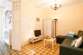 Central Apt. 10 mins to Sagrada Familia and SEA - Image 2