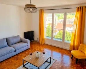 Apartment with a beautiful unobstructed view of Puy Courny - Image 5