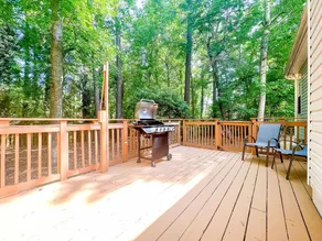 Tranquil Haven: Spacious Retreat for 16+ w/ Games - Image 3