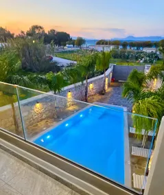 Luxury Apt Pool & Jacuzzi • Sleeps 7 • Beach 2min - Image 2