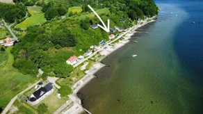 Exclusive location at the water's edge - Image 4