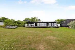 Architect designed holiday home with sea view - Image 5