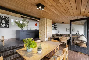 Architect designed holiday home with sea view - Image 4