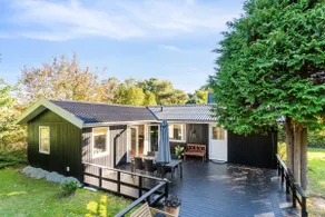Newly renovated and modern cottage near the beach - Image 2
