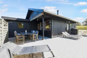 Unik plats med tennisbana för den aktiva - Image 2