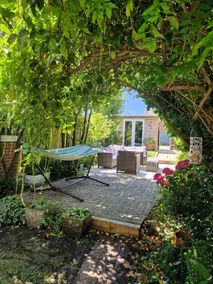 The Hideaway: Serene Garden, Sun terrace & Parking - Image 5