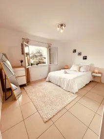 Large 3-Bedroom Apartment – 7 to 9 Guests - Image 3