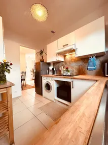Large 3-Bedroom Apartment – 7 to 9 Guests - Image 4