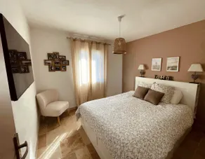 Apartment in the city center – private parking – air-conditioned - Image 2