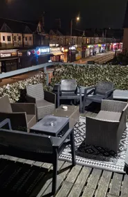 Roof Terrace Three Bedroom Apartment Near City Centre - Image 2