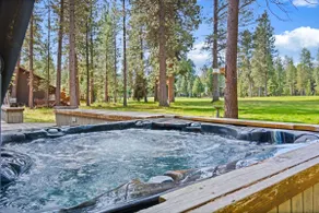 Hot Tub, Pool Table, Golf View Retreat! Pet OK BBR - Image 2