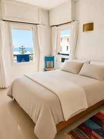 Fabulous beachfront penthouse, pool and sea - Image 3