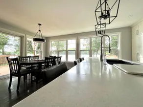 Waterfront cottage - Image 4