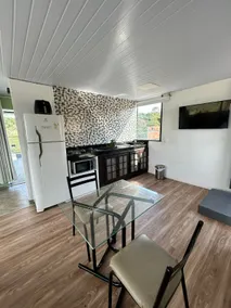 Retreat with Nature View in BH with Balcony - Image 4
