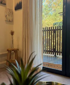 Tranquil Coastal Stay in Clovelly - Image 5