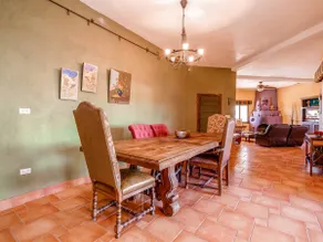 Casa Roja, a spacious 3-bedroom home - Image 5